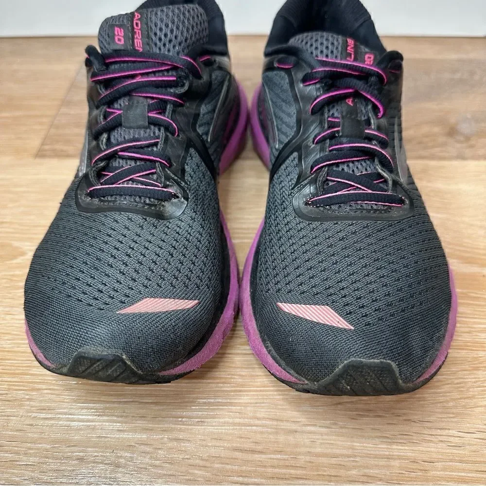 Brooks size color