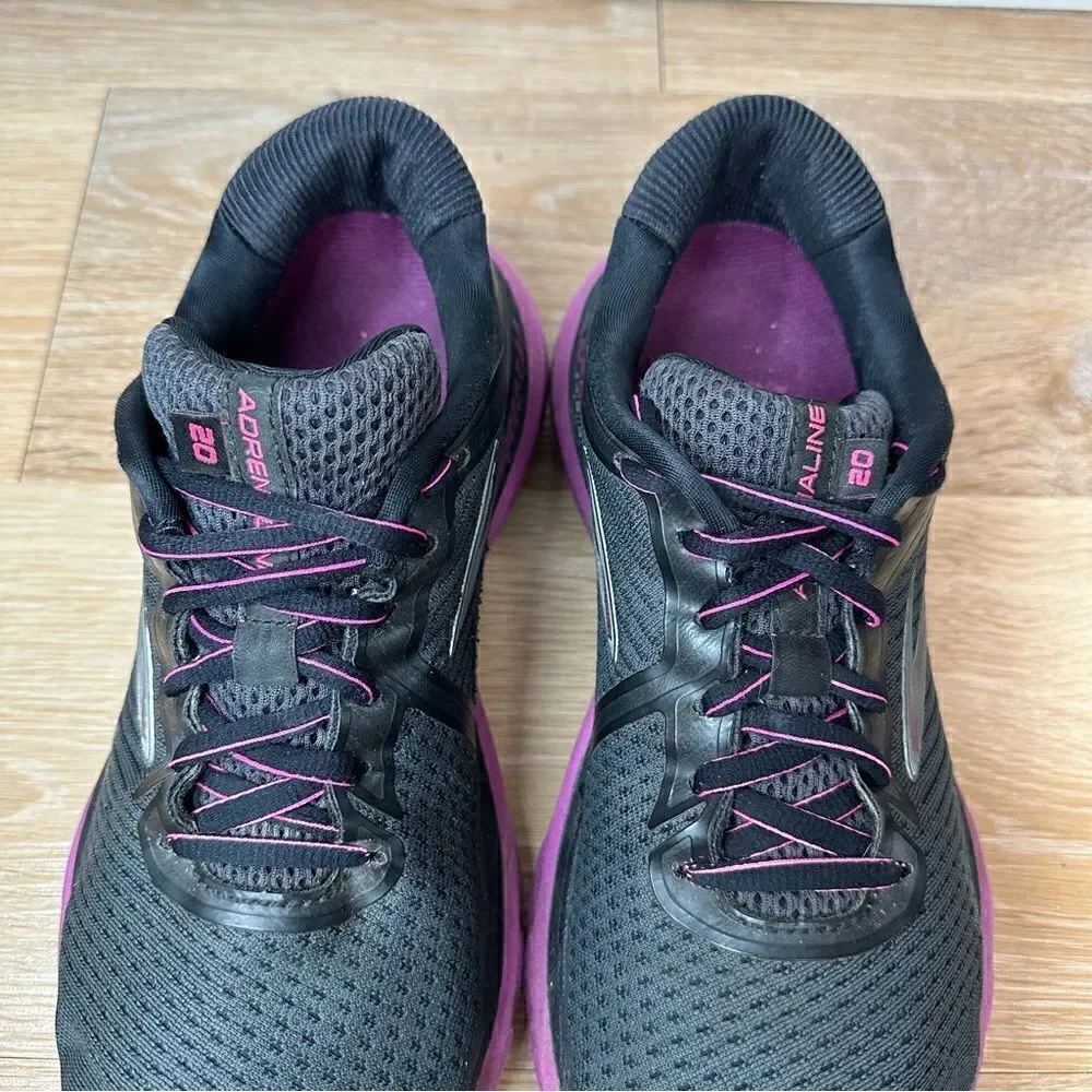 Brooks size color