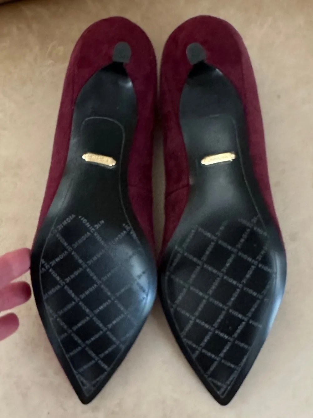 Vionic Kit Josie Kitten Heel Suede Pumps Merlot 9.5 Orthotic Comfy Office NWOB