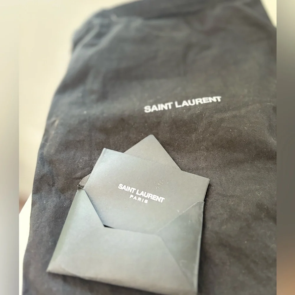 Yves Saint Laurent saint laurent