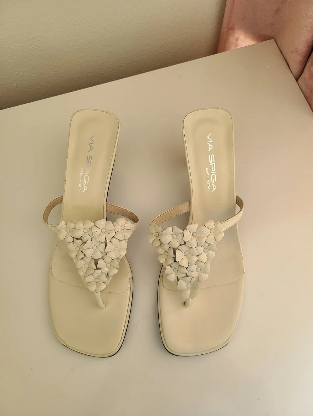 Via Spiga cream heeled