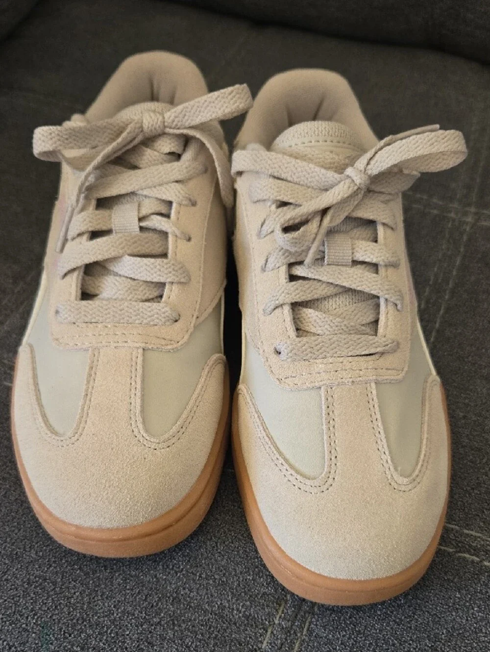Reebok low upper