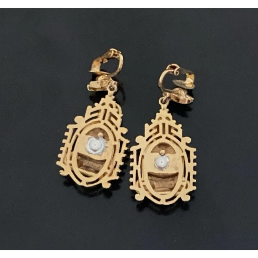 Sitting BUDDHA Earrings Dangle ClipOn Gold Tone Filigree Resin in Green - Gold