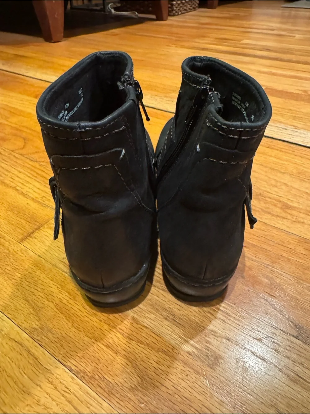 Clarks Booties Women’s Size 6.5