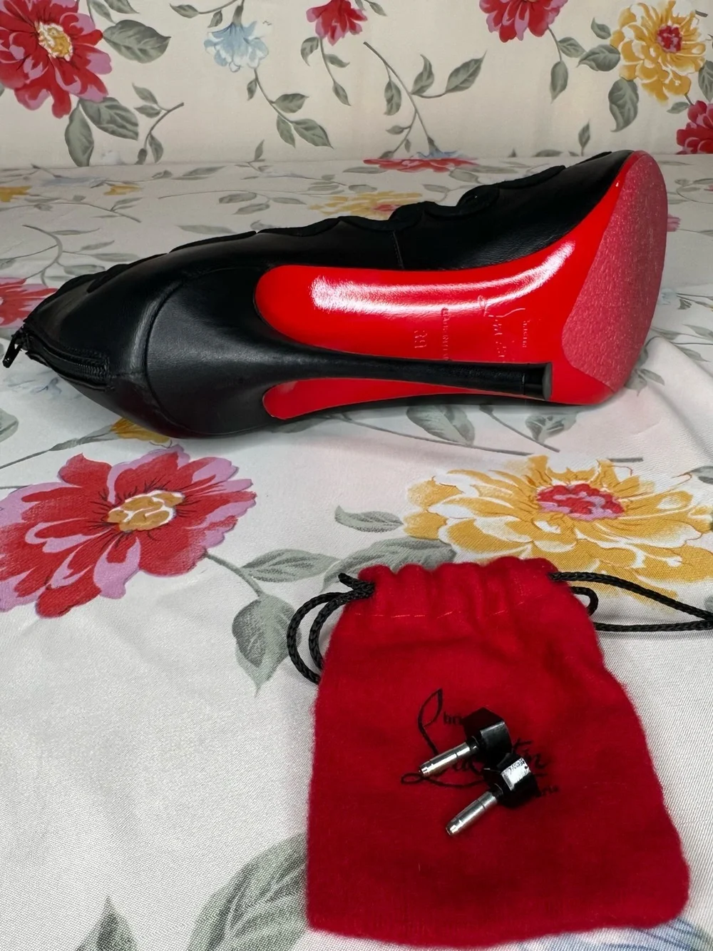 Christian Louboutin gently look toe
