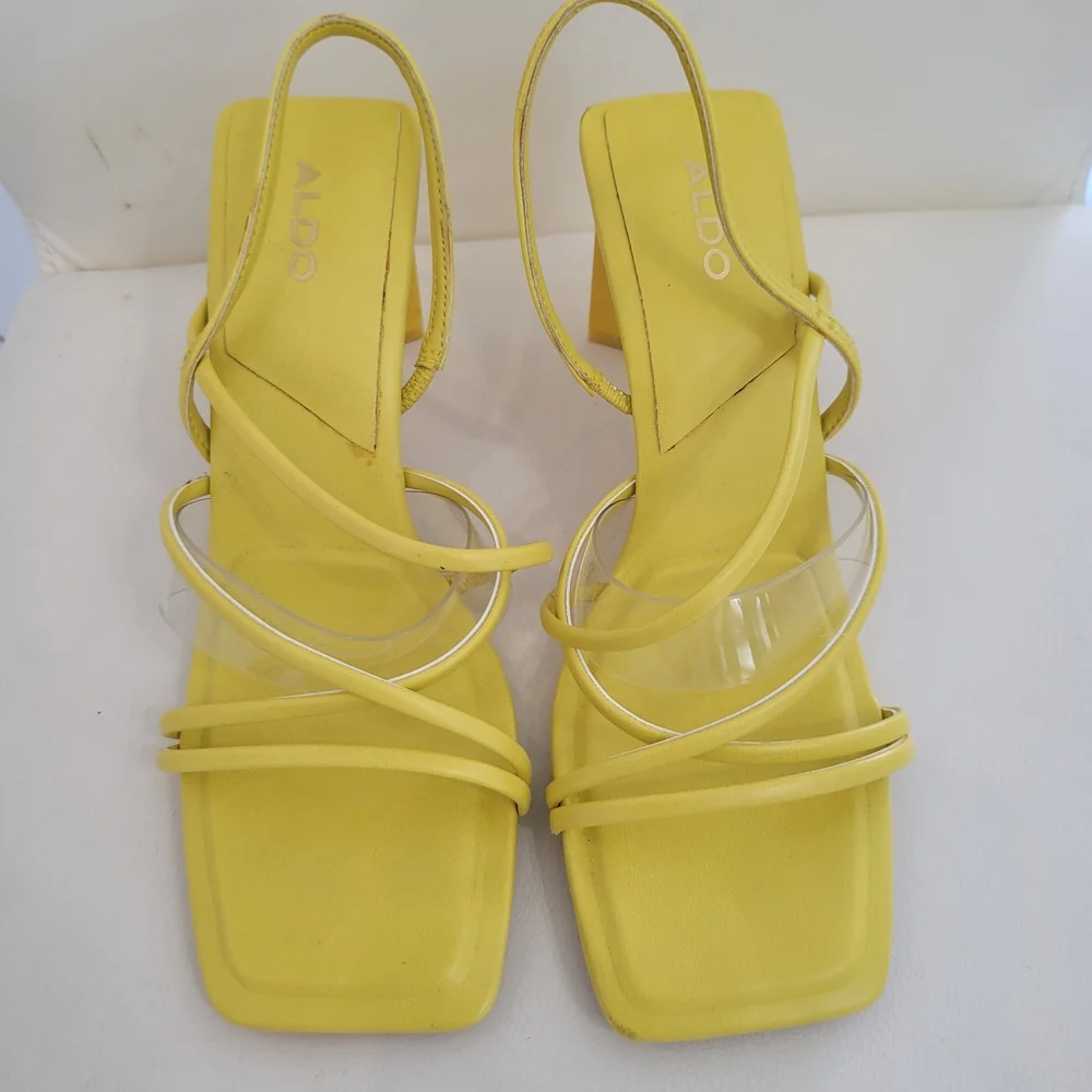 Aldo Yellow Strappy Square Toe Triangle Heels Womens Size US7 / EUR 37.5