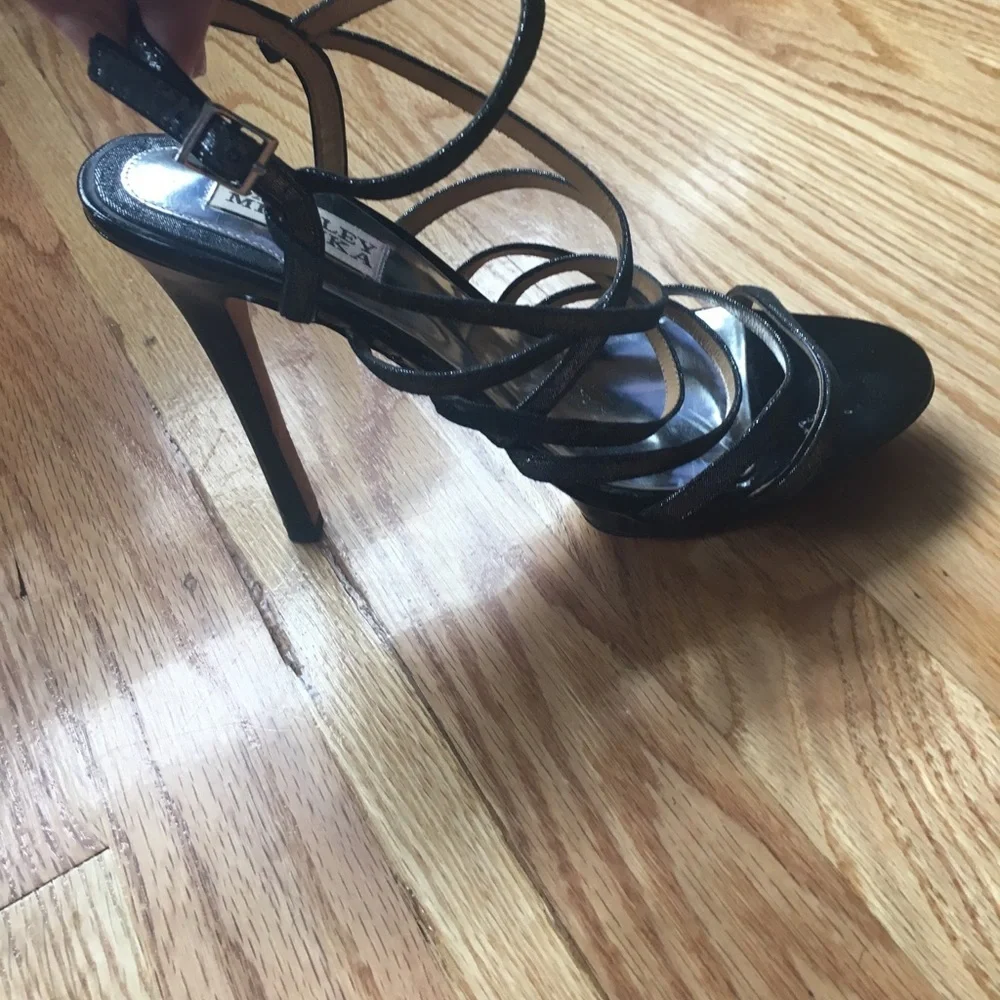 Badgley Mischka never worn