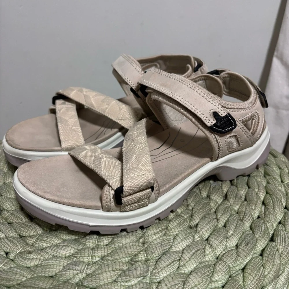 ECCO Yucatan Coast Sport Cream Ivory Nubuck Strappy Outdoor Chunky Dad Sandals