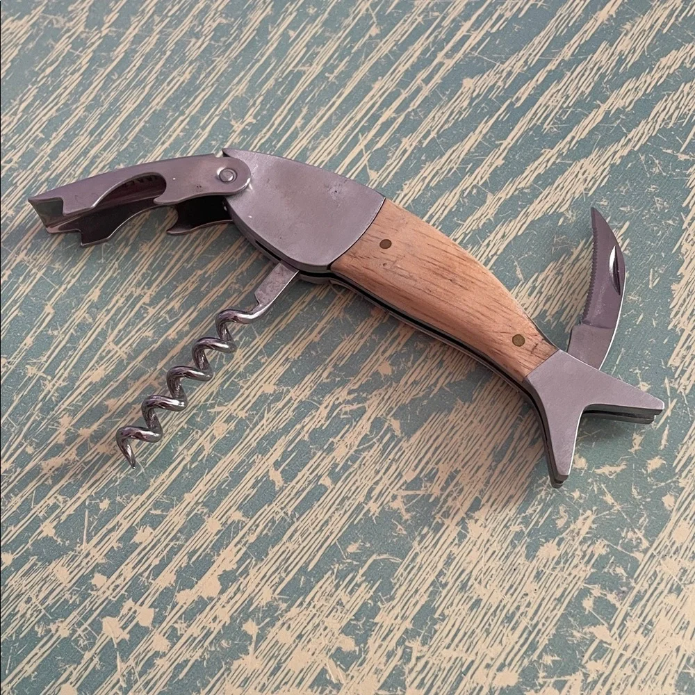 Kikkerland Lightwood Fish Corkscrew