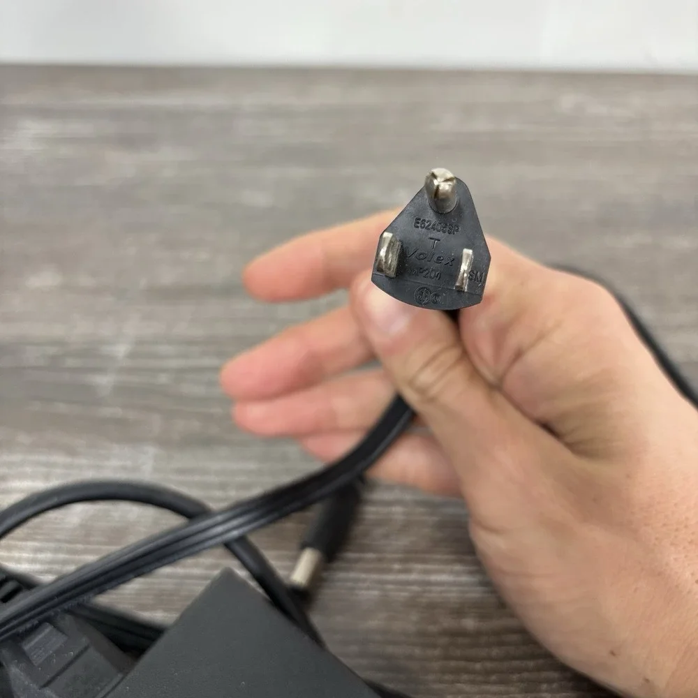 DELL DA130PE1-00 19.5V 6.7A Genuine Original AC Power Adapter Charger OEM