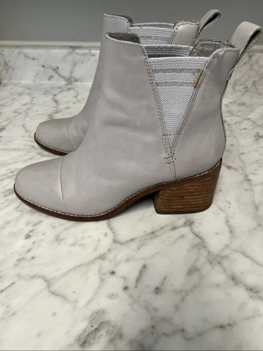 Toms Light Gray Leather Chelsea Ankle Boots
