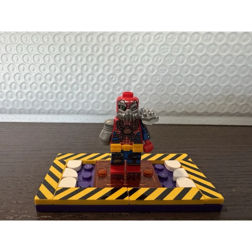 LEGO 66797 Minifigures Spider-Man Across Spider Verse Cyborg Spider-Woman Fun
