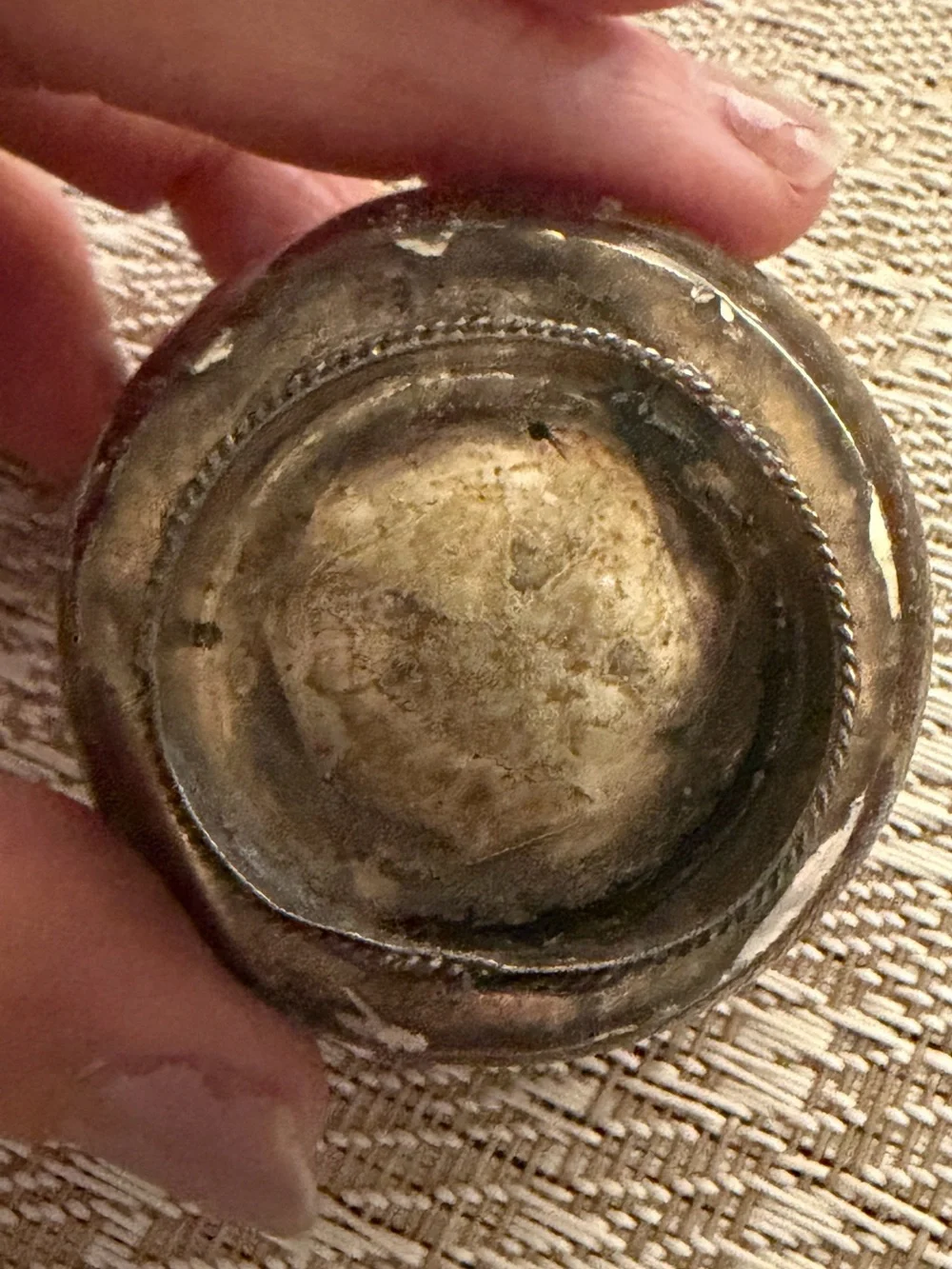 Vintage red snuff