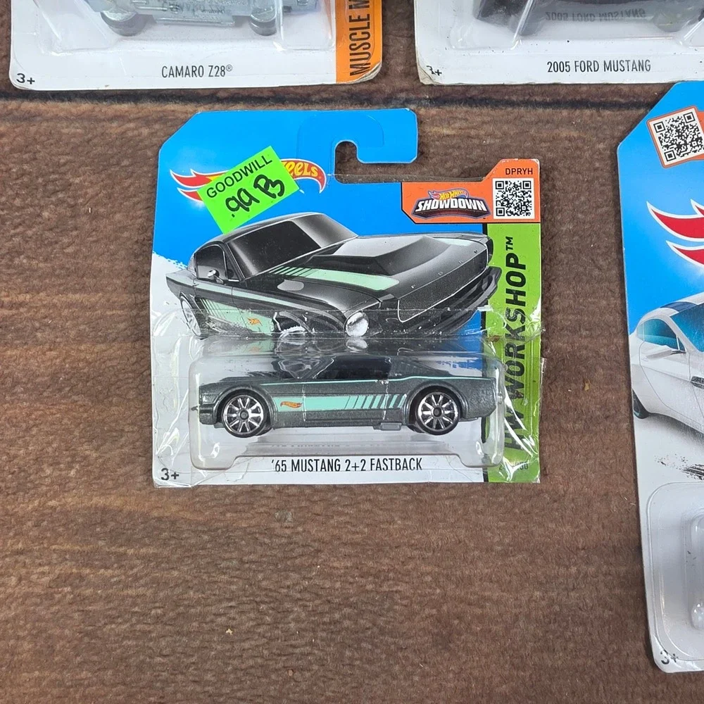 Hot Wheels Toy Cars Kids 1:64 Multicolor Good Diecast Mustang Camaro Lot of 5