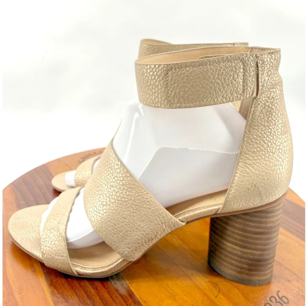 Vince Camuto vince camuto