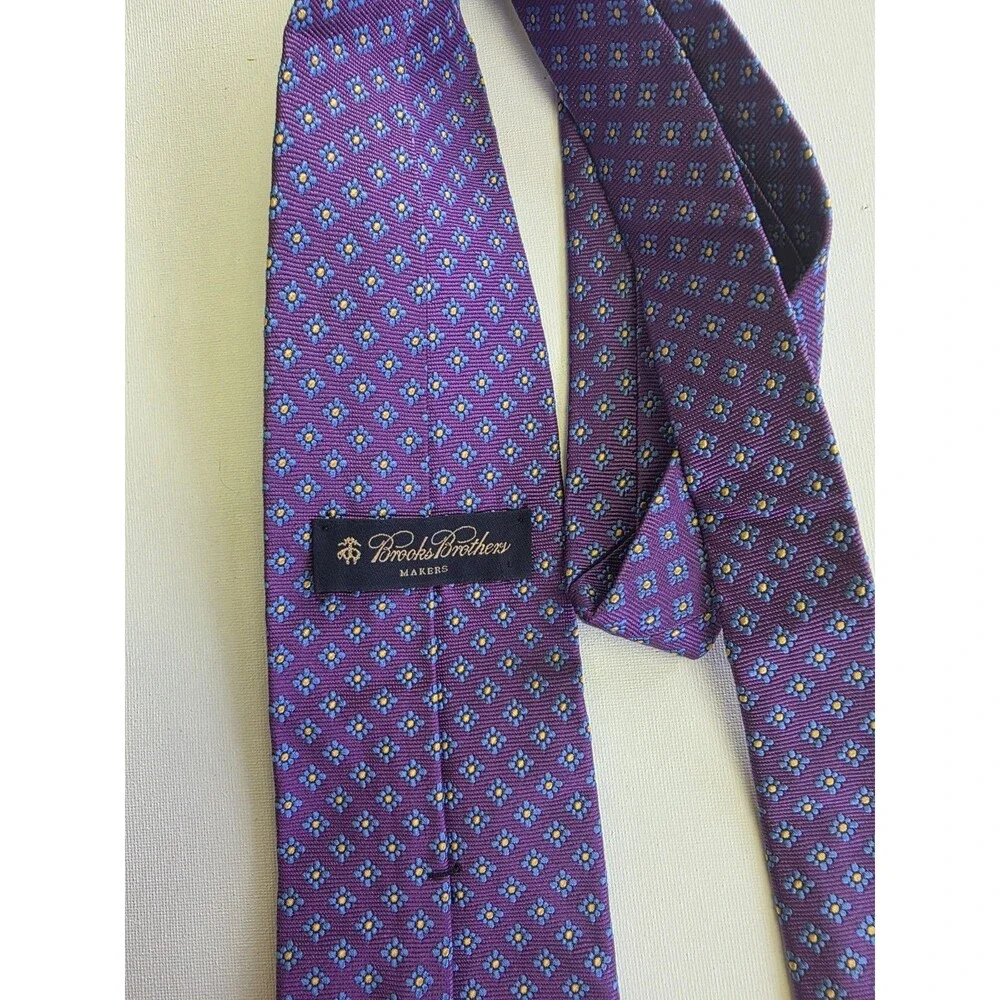 Brooks Brothers Silk Tie Purple With Flowers Handwoven in England Made In USA