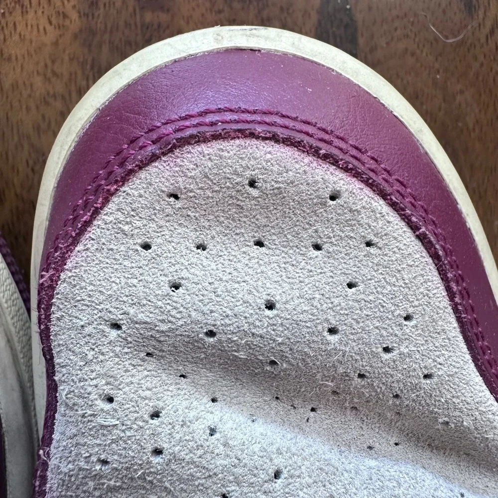 Nike Air Jordan 1 Mid SE Women 9.5 Wild Berry White Embroidered‎ Tiki Leaf