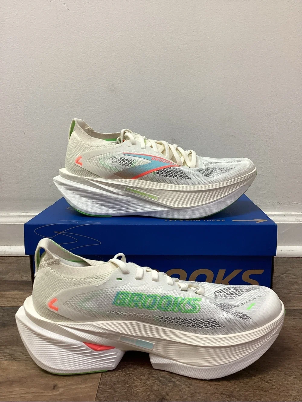 Brooks women’s hyperion
