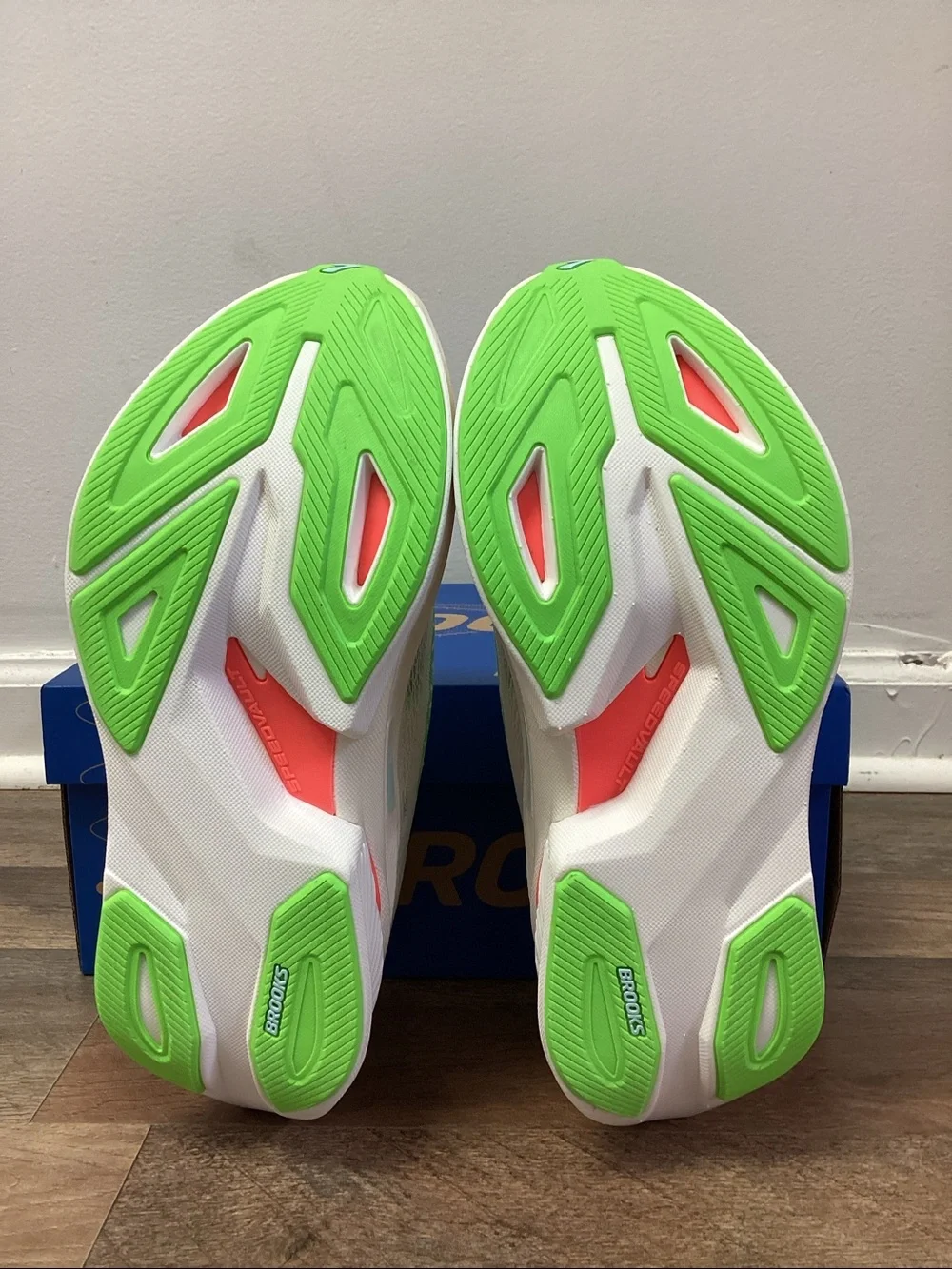 Brooks women’s hyperion