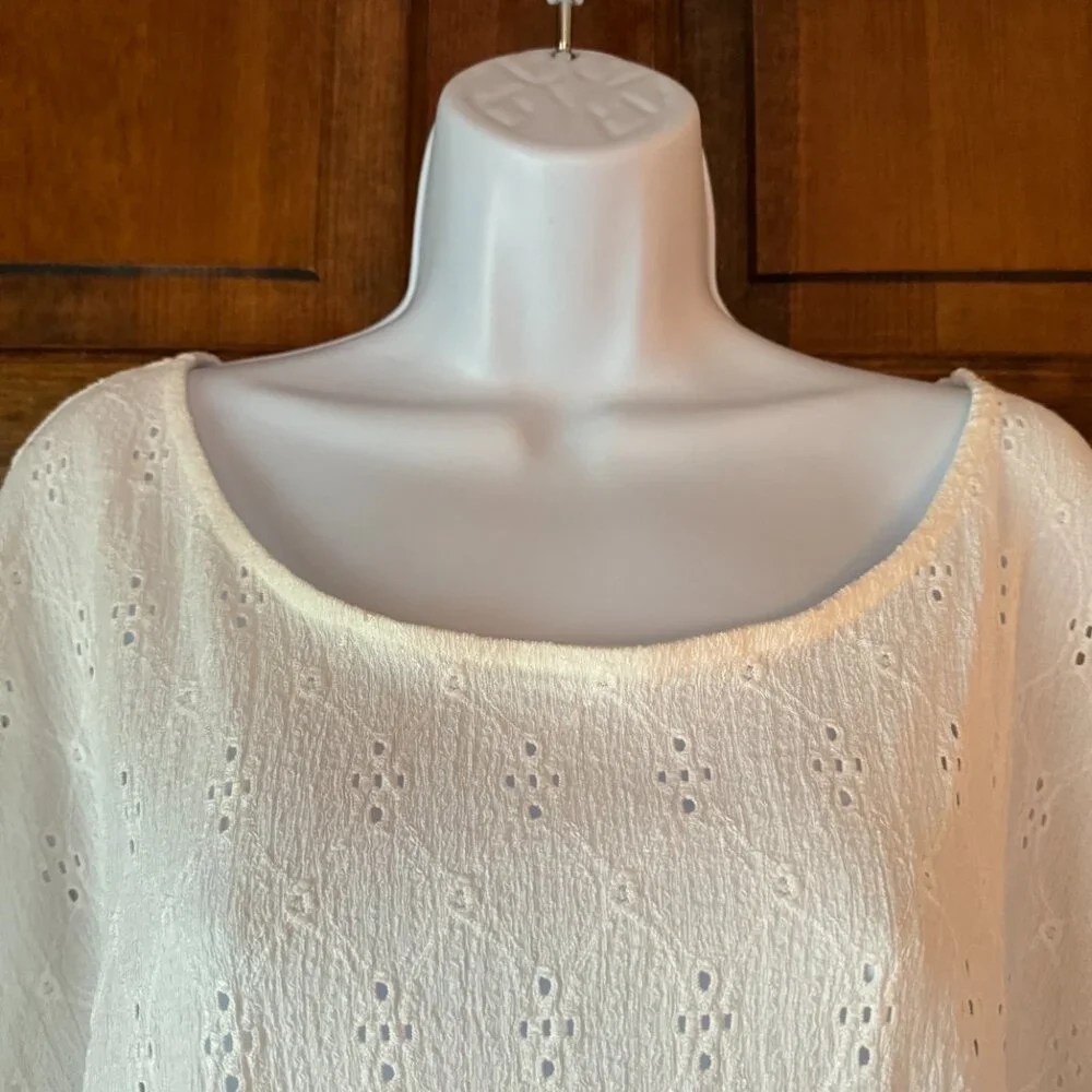 NWT H&M White Eyelet Pullover Top w/Peplum Size 2XL