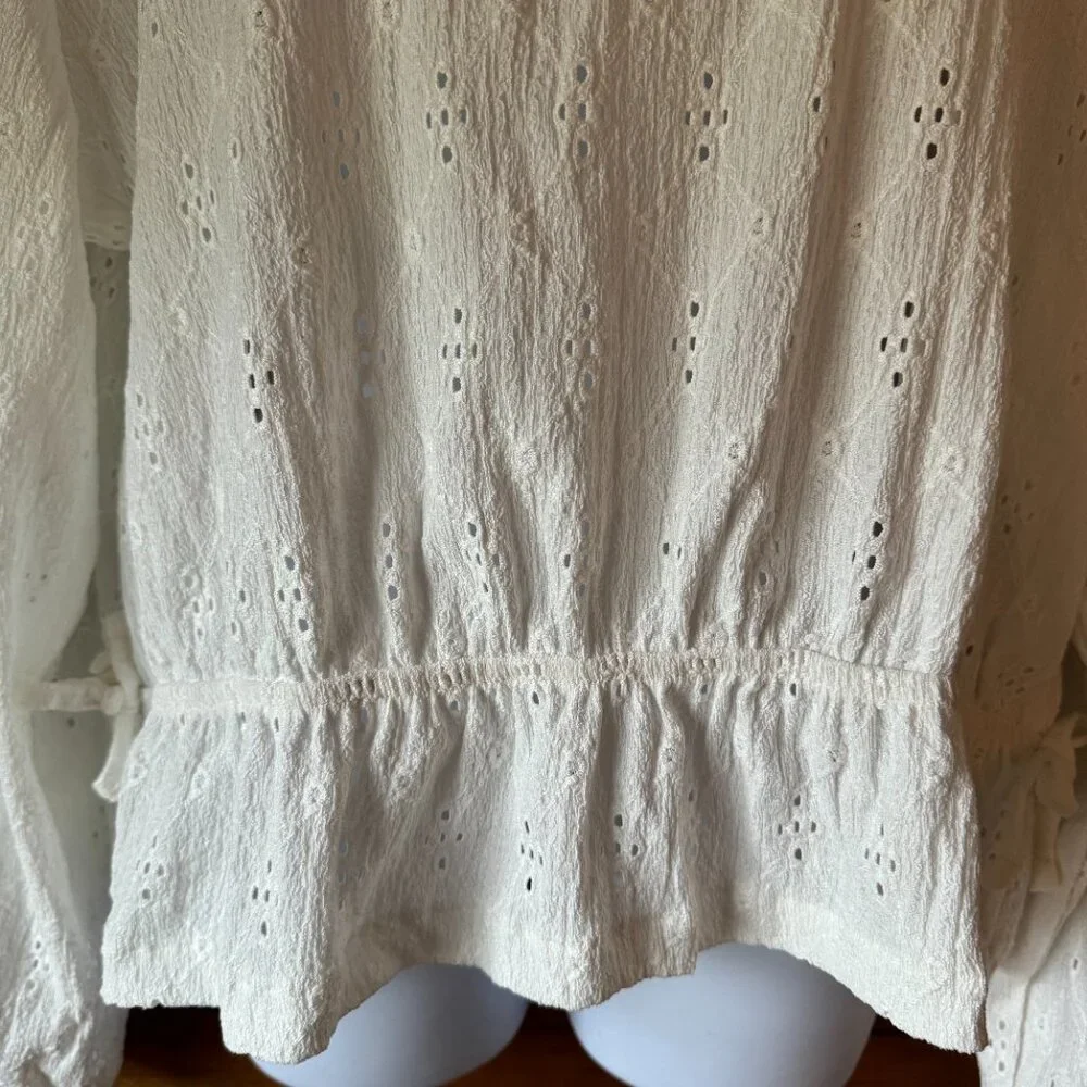 NWT H&M White Eyelet Pullover Top w/Peplum Size 2XL