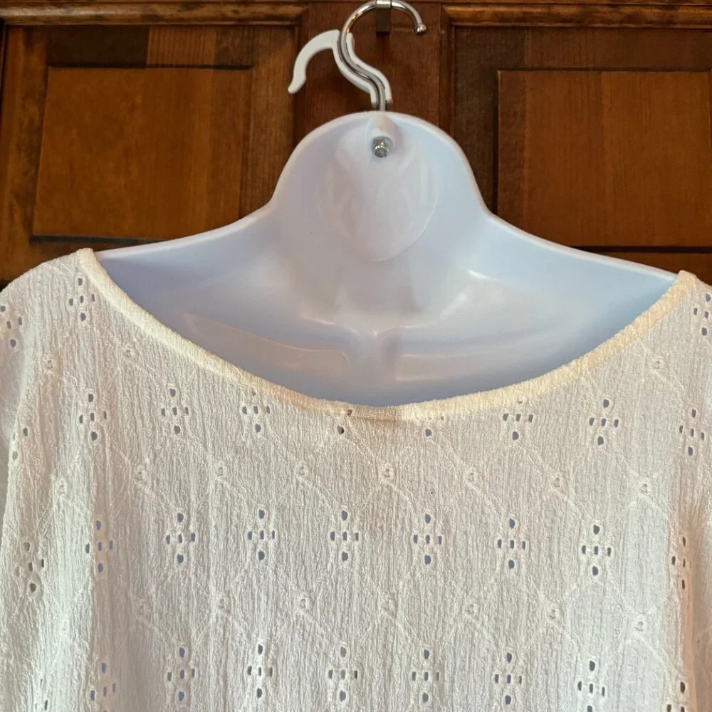 NWT H&M White Eyelet Pullover Top w/Peplum Size 2XL
