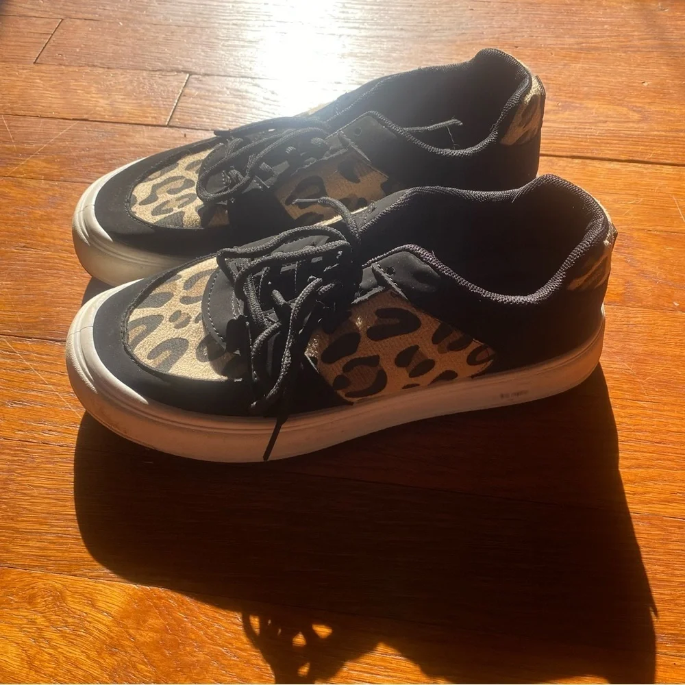SHEIN chic sneakers