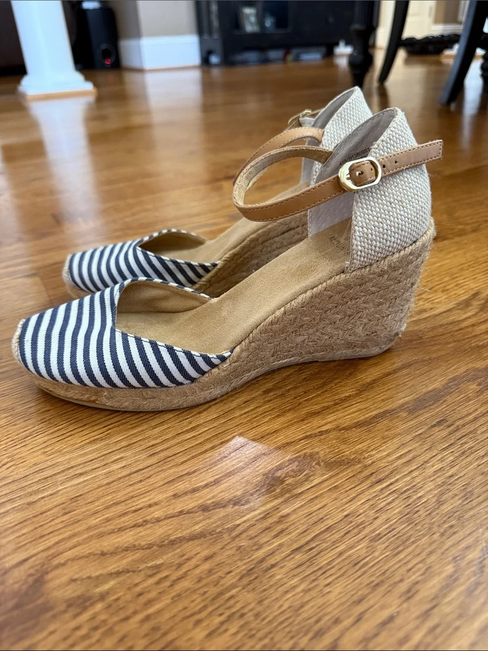 White Mountain Striped Espadrille Wedge Sandals Size 8