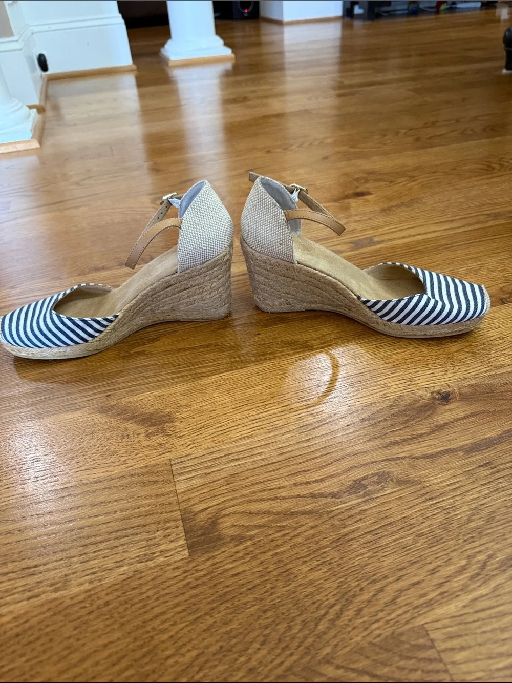 White Mountain Striped Espadrille Wedge Sandals Size 8