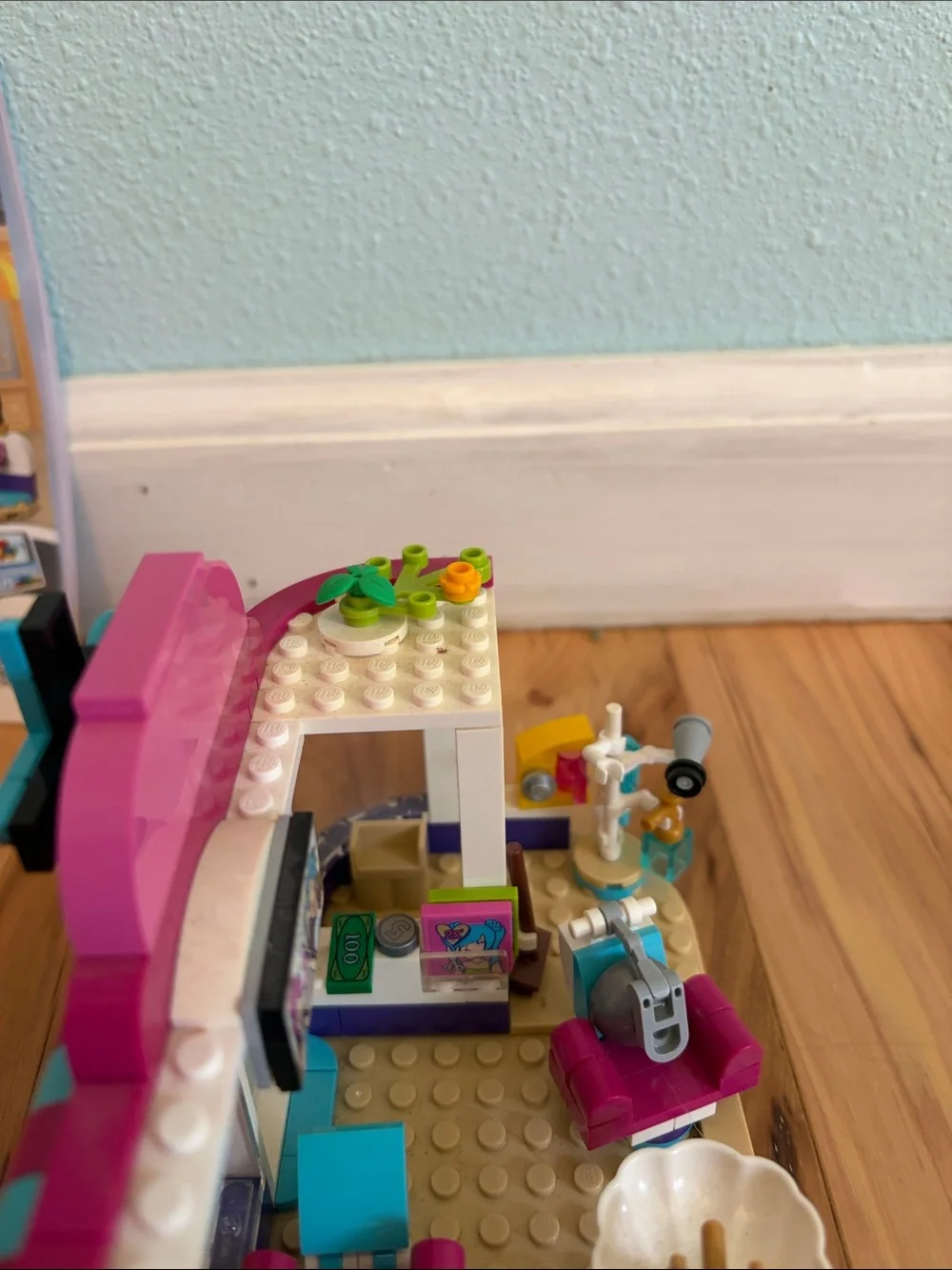 Lego friends salon