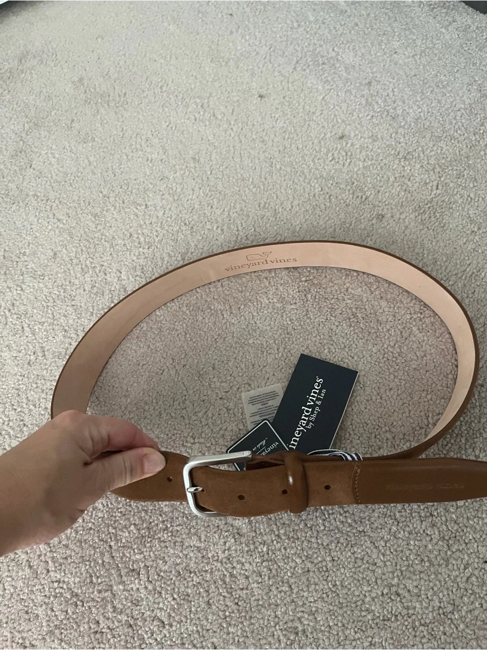 Vineyard Vines tan buckle fit