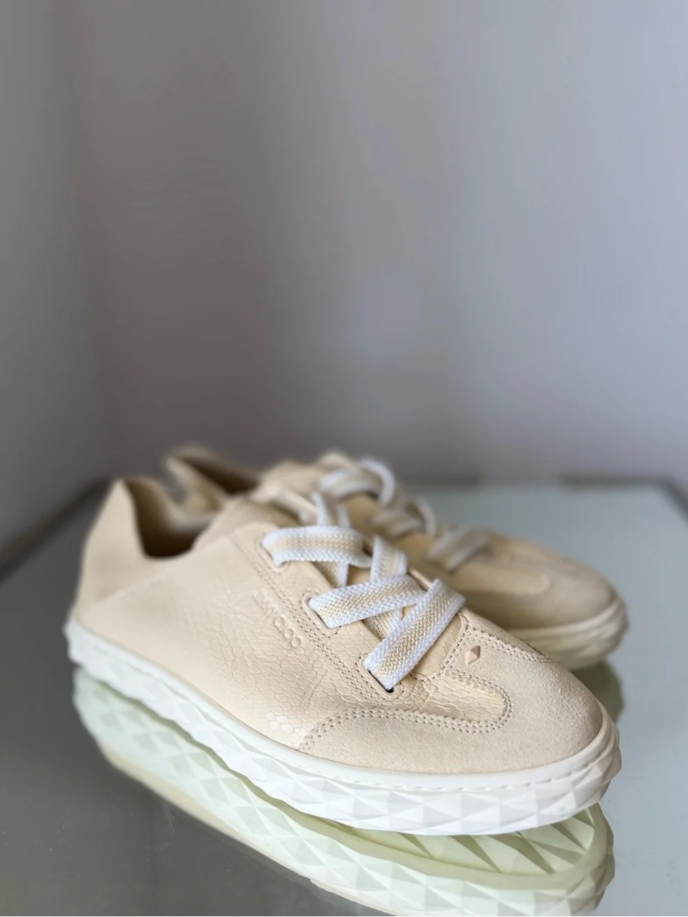 Jimmy Choo new without