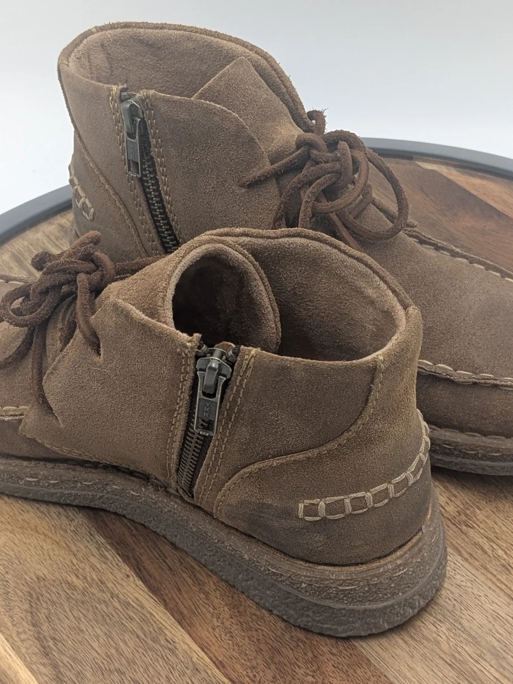 Born classic suede