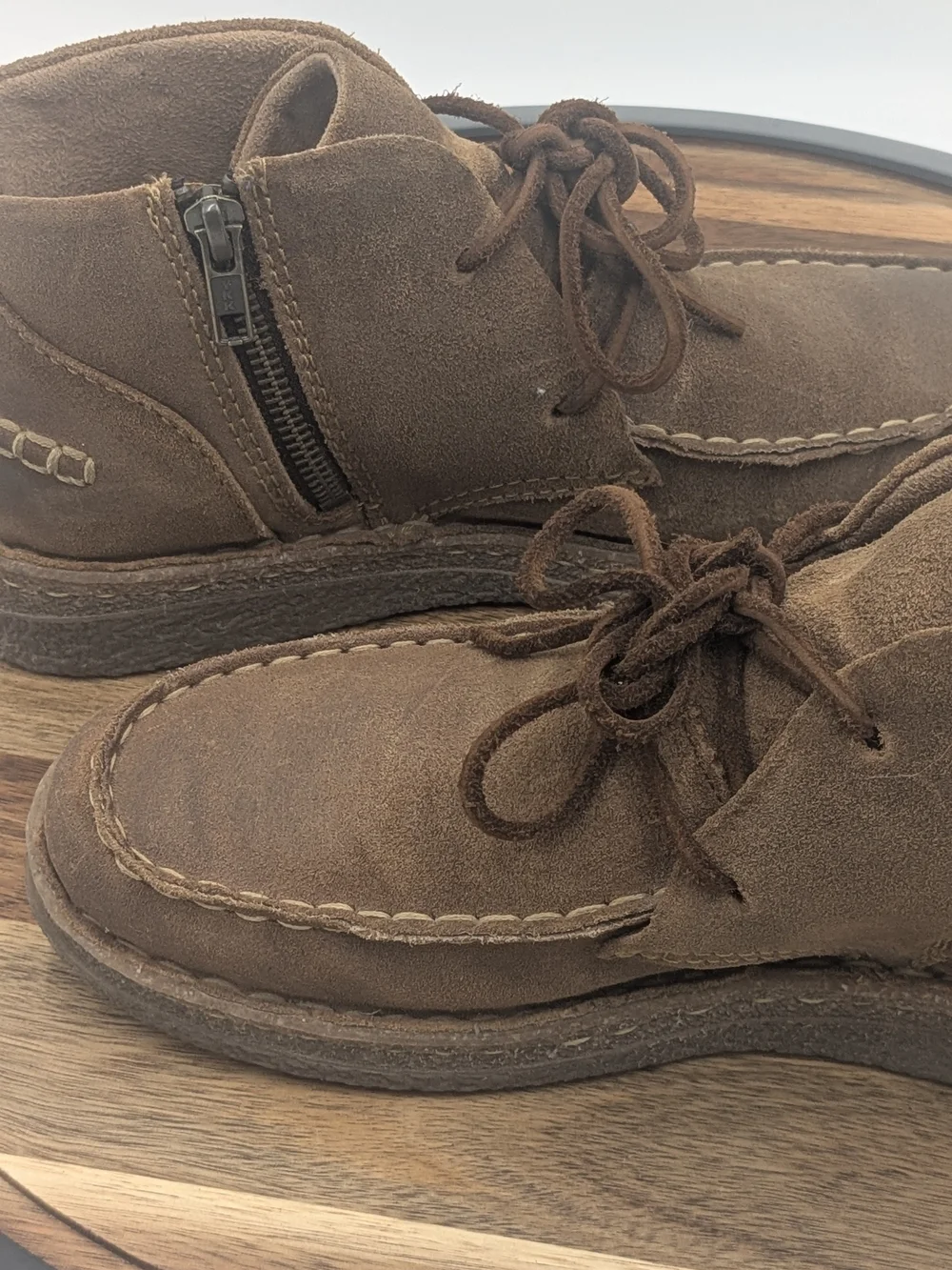 Born classic suede
