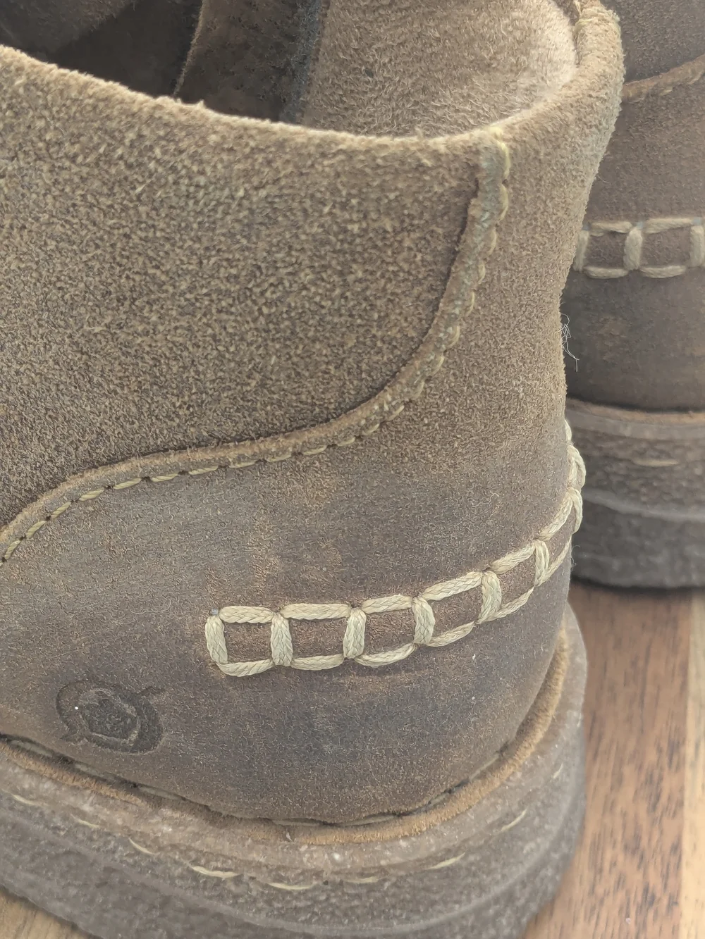 Born classic suede