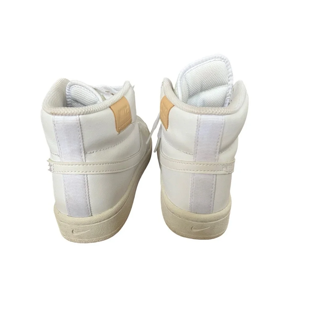 Nike court royale