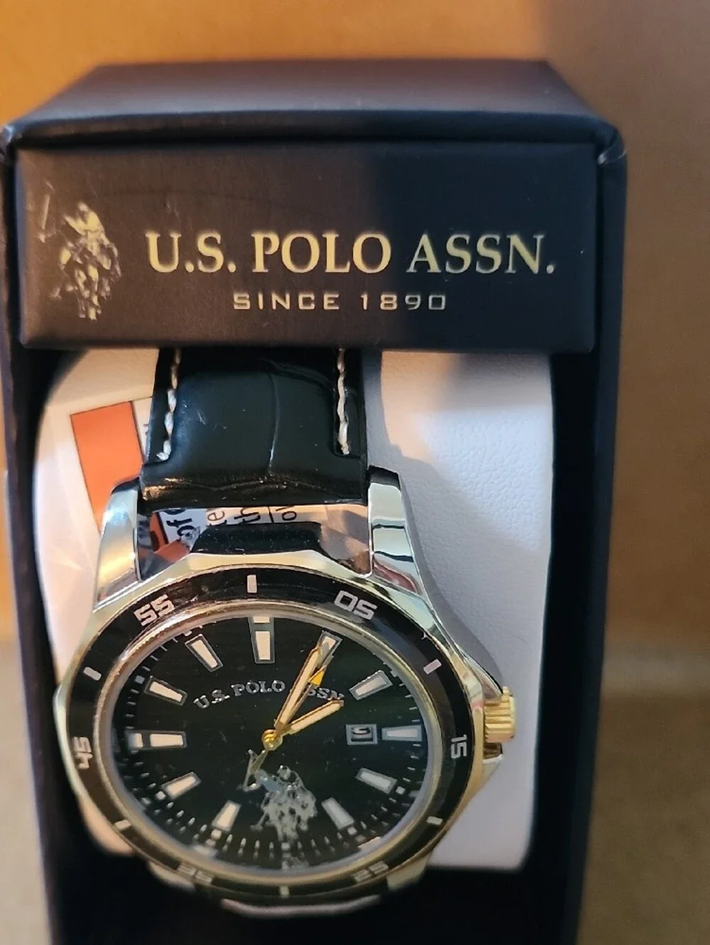 U.S. Polo Assn. hands look black