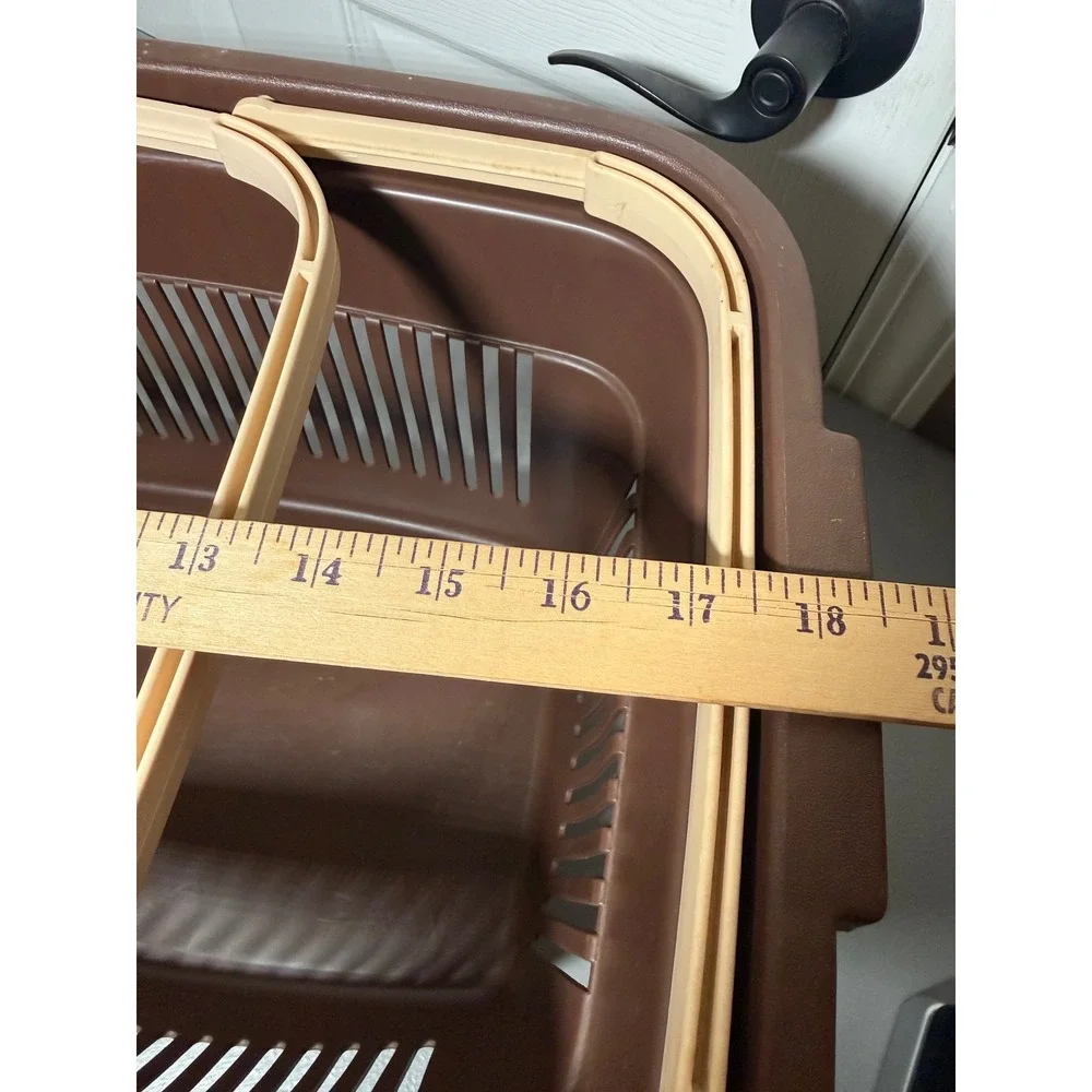 Vintage Rubbermaid 2686 Brown Plastic Shopping Basket Cream Handle 18x12 Utility