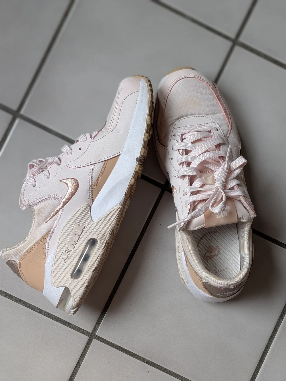 Nike lightweight women’s