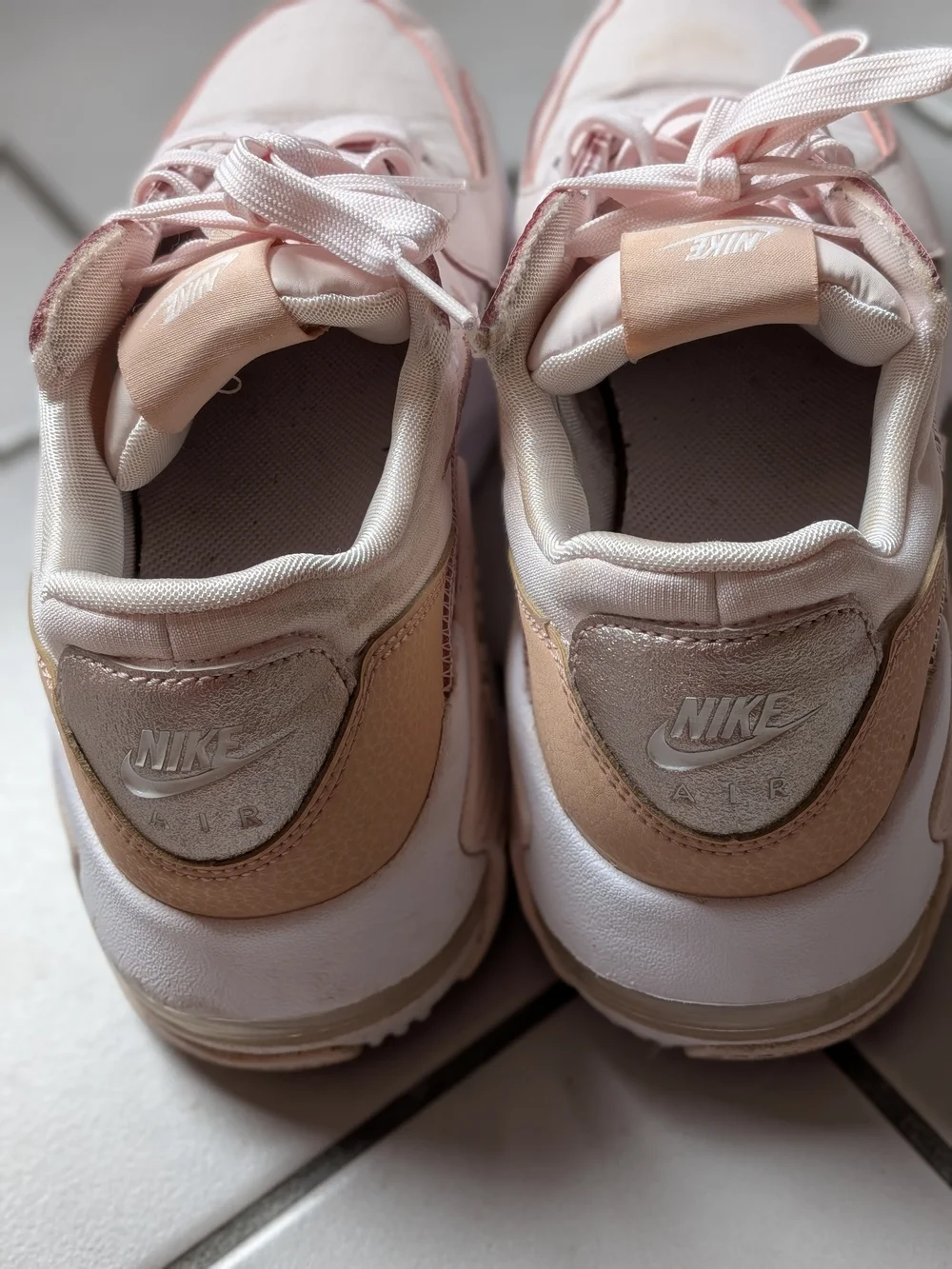 Nike lightweight women’s
