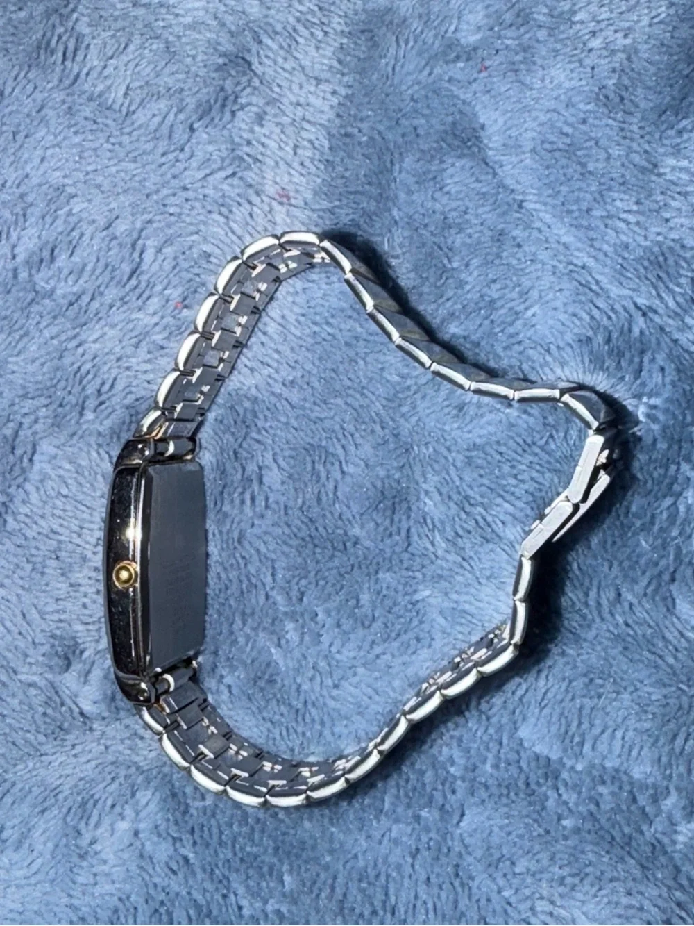 Citizen links rectangular gold