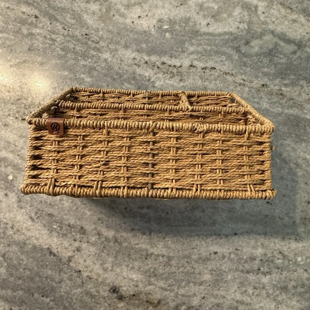 N/A brown wicker