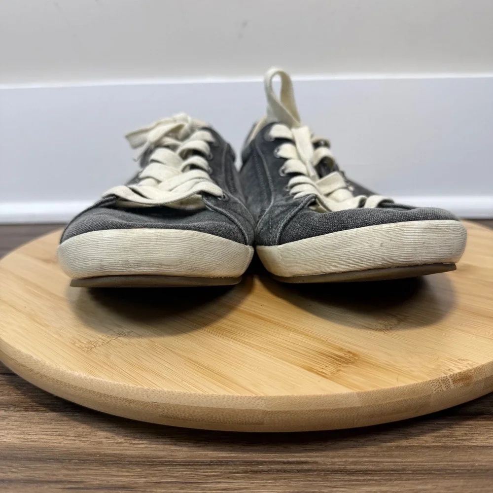 Taos Footwear step into