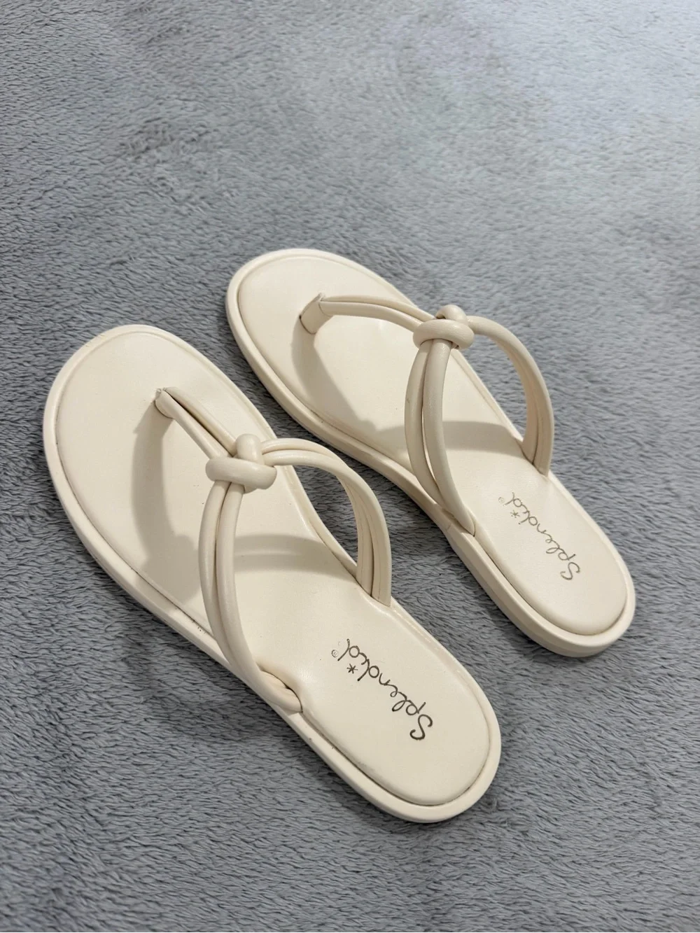 Splendid gently used