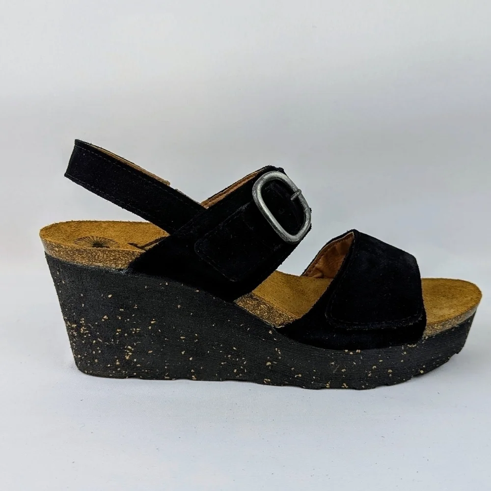 OTBT suede upper