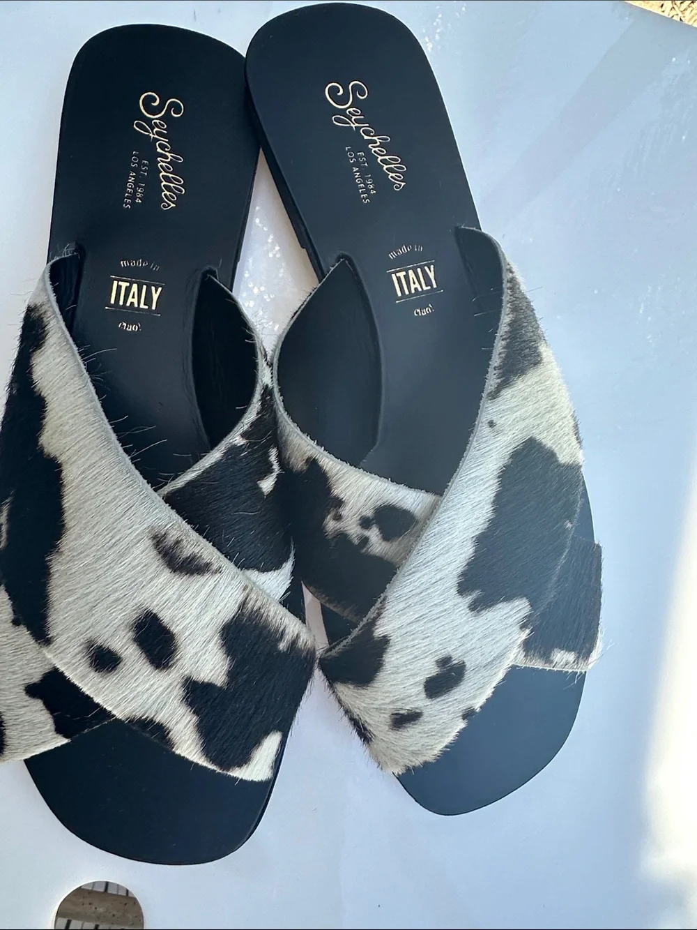 Seychelles white black spotted