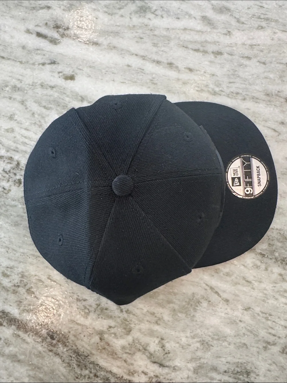 New Era 9Fifty Los Angeles Lakers Blacked Out Logo SnapBack Cap Hat Sports Team