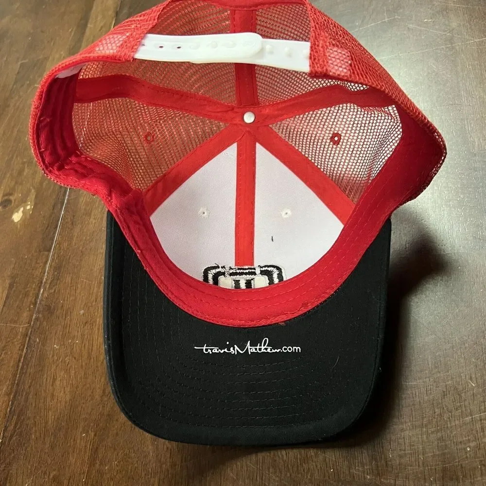 TRAVIS MATHEW Trucker Hat One Size Fits All Red White‎ Black Golf Hat Breathable