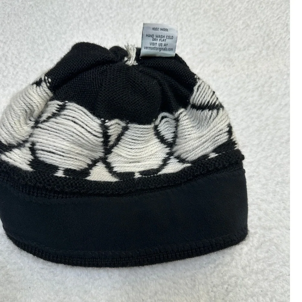 Vermont Originals Tuck‎ Hockey Beanie Hat 100% Wool Pom Pom-New no tags-