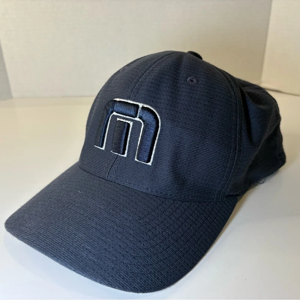 Travis Mathew B-BAHAMAS FITTED HAT Navy